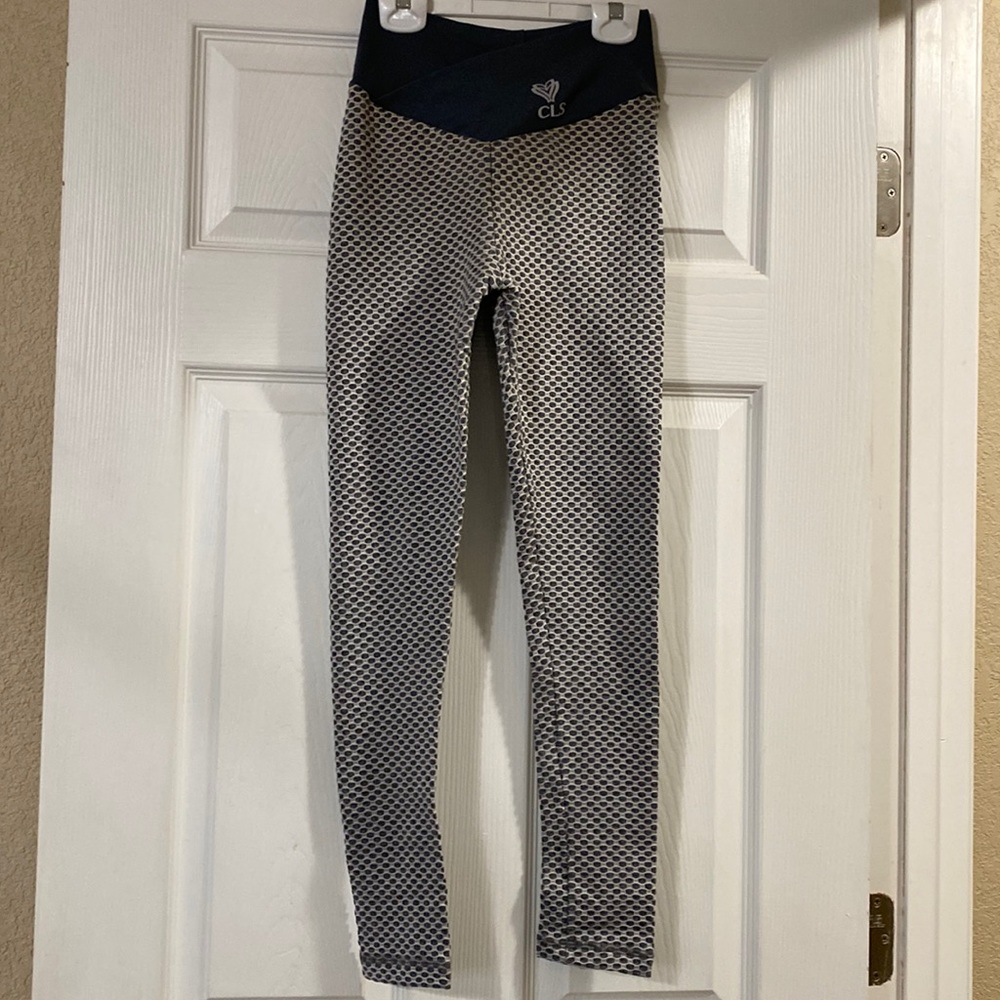 Scrunch Butt Legging with Cross Front Waist